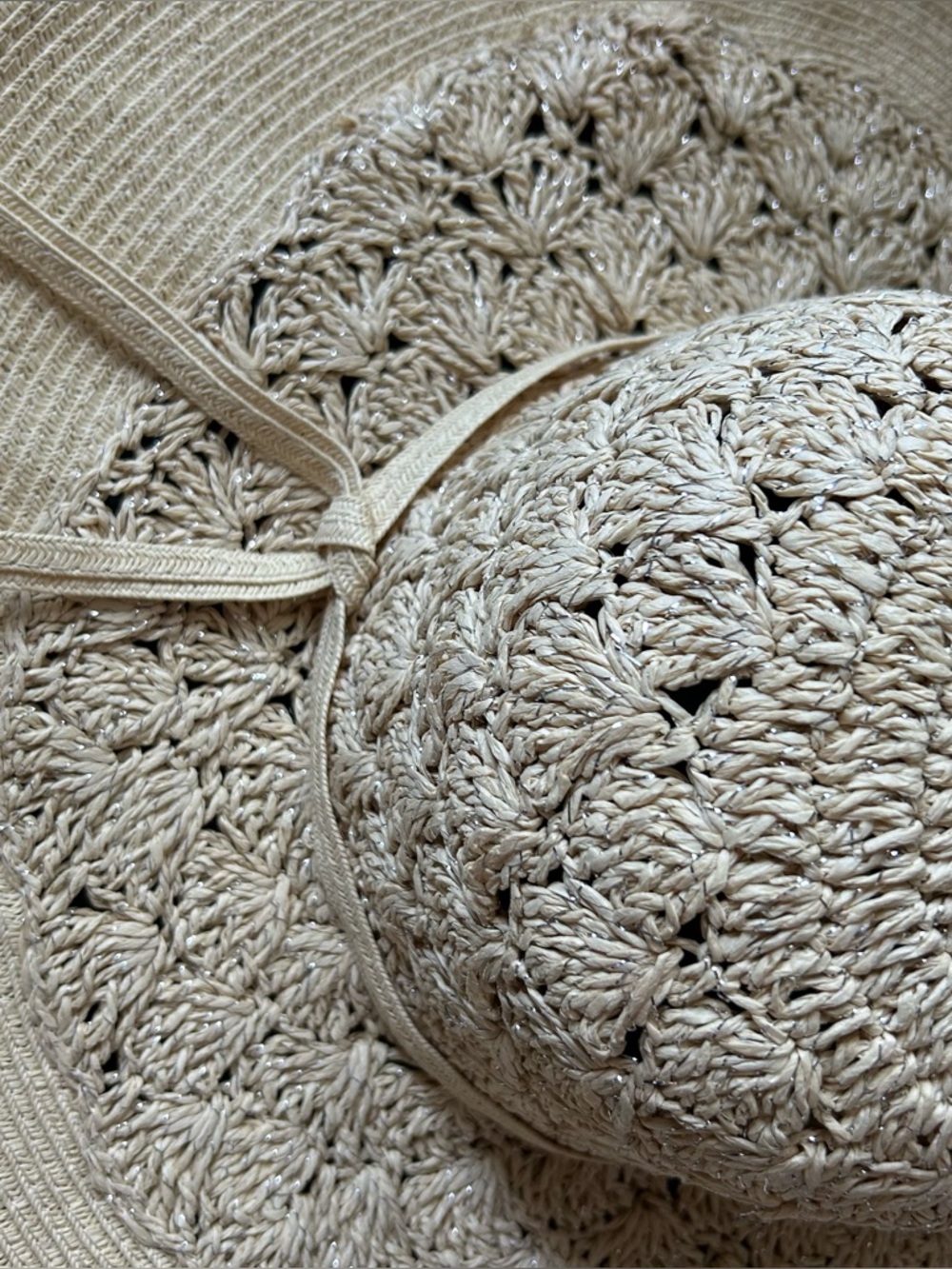 METALLIC WOVEN SUNHAT

CROCHET crown
With Metallic hints

Great SUNHAT
